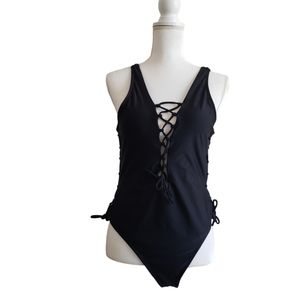 Nwot Women Black Onepiece Braided Sides Front Swimsuit